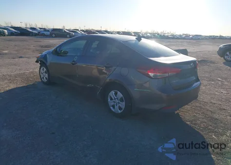 2017 Kia Forte Lx z USA, uszkodzony, nr VIN 3KPFK4A75HE152396